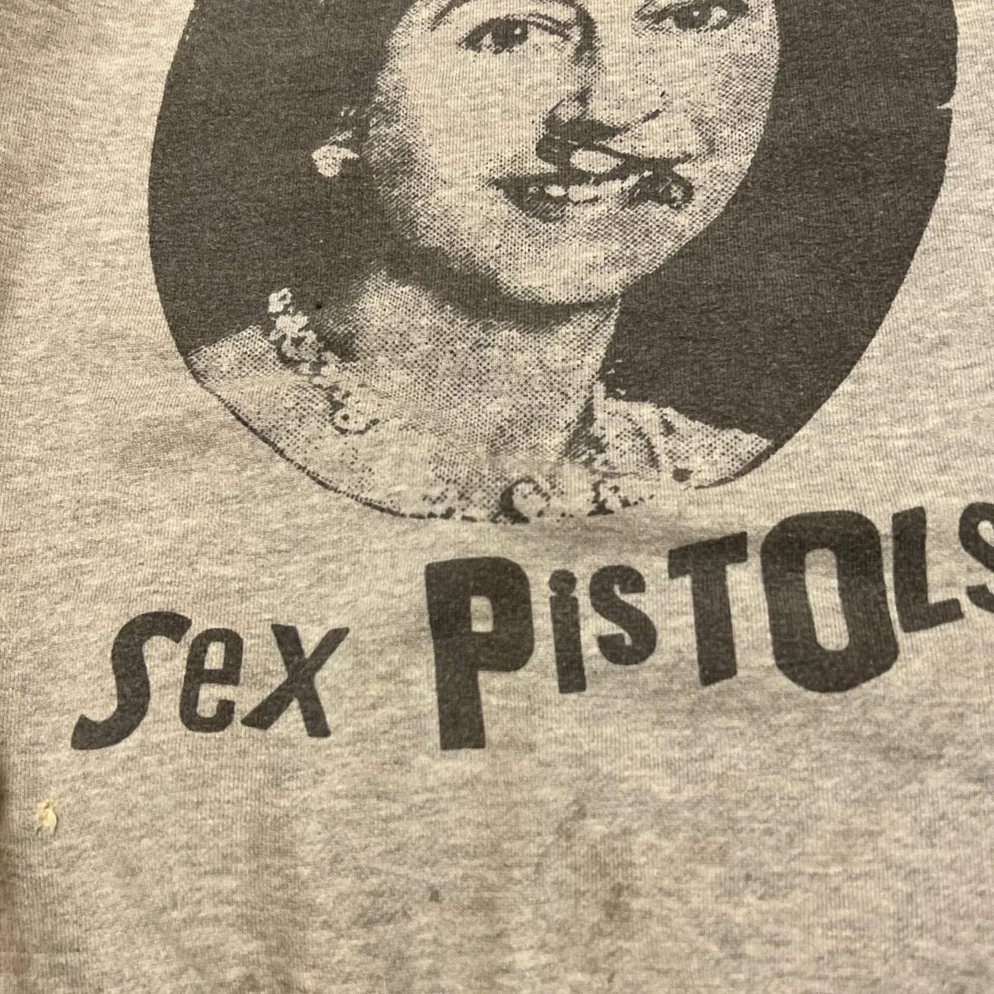 More details SAINT Mxxxxxx x SEX PISTOLS QUEEN SP_CREW SWT/GRAY band joint vintage sweatshirt Queen ripped retro sweatshirt gray S-XL
